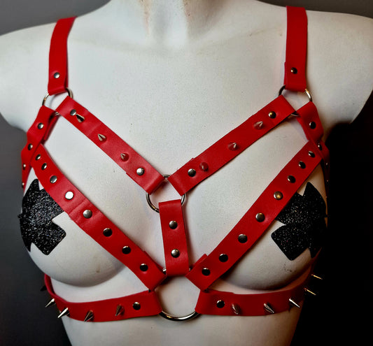 Harness rosso con borchie