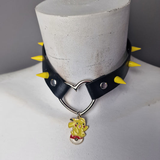 Chocker nero pikachu e borchie gialle