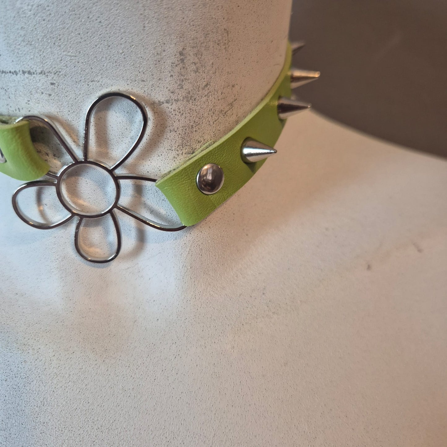 Chocker verde con fiore🌼