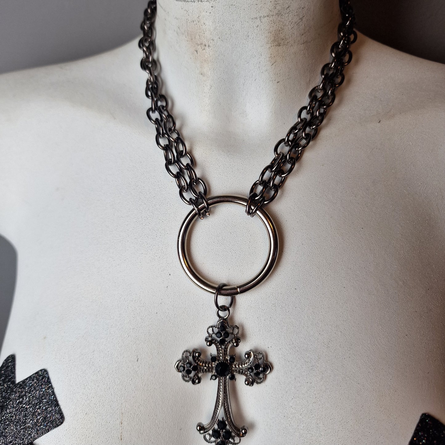 Collana con catena e croce