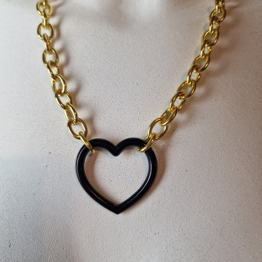 Collana con catena oro e cuore