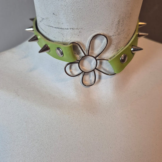 Chocker verde con fiore🌼