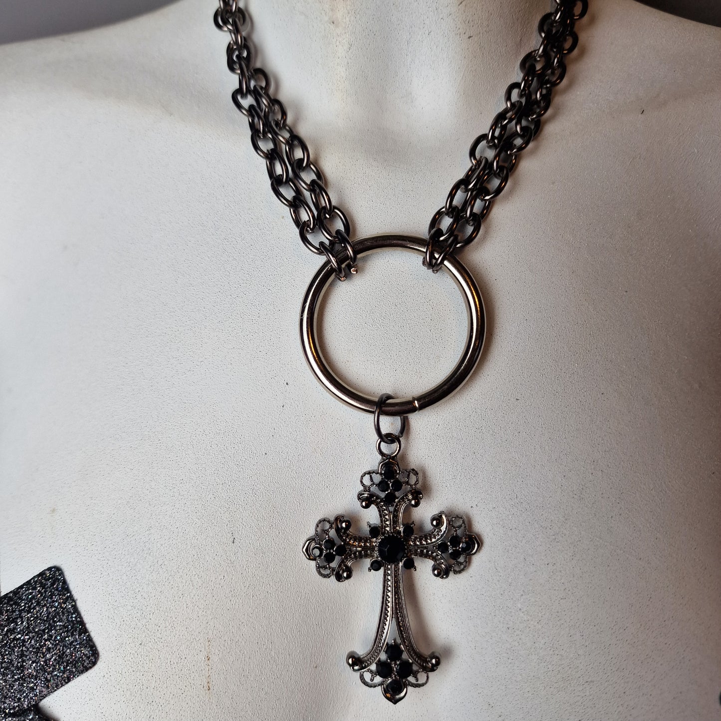 Collana con catena e croce