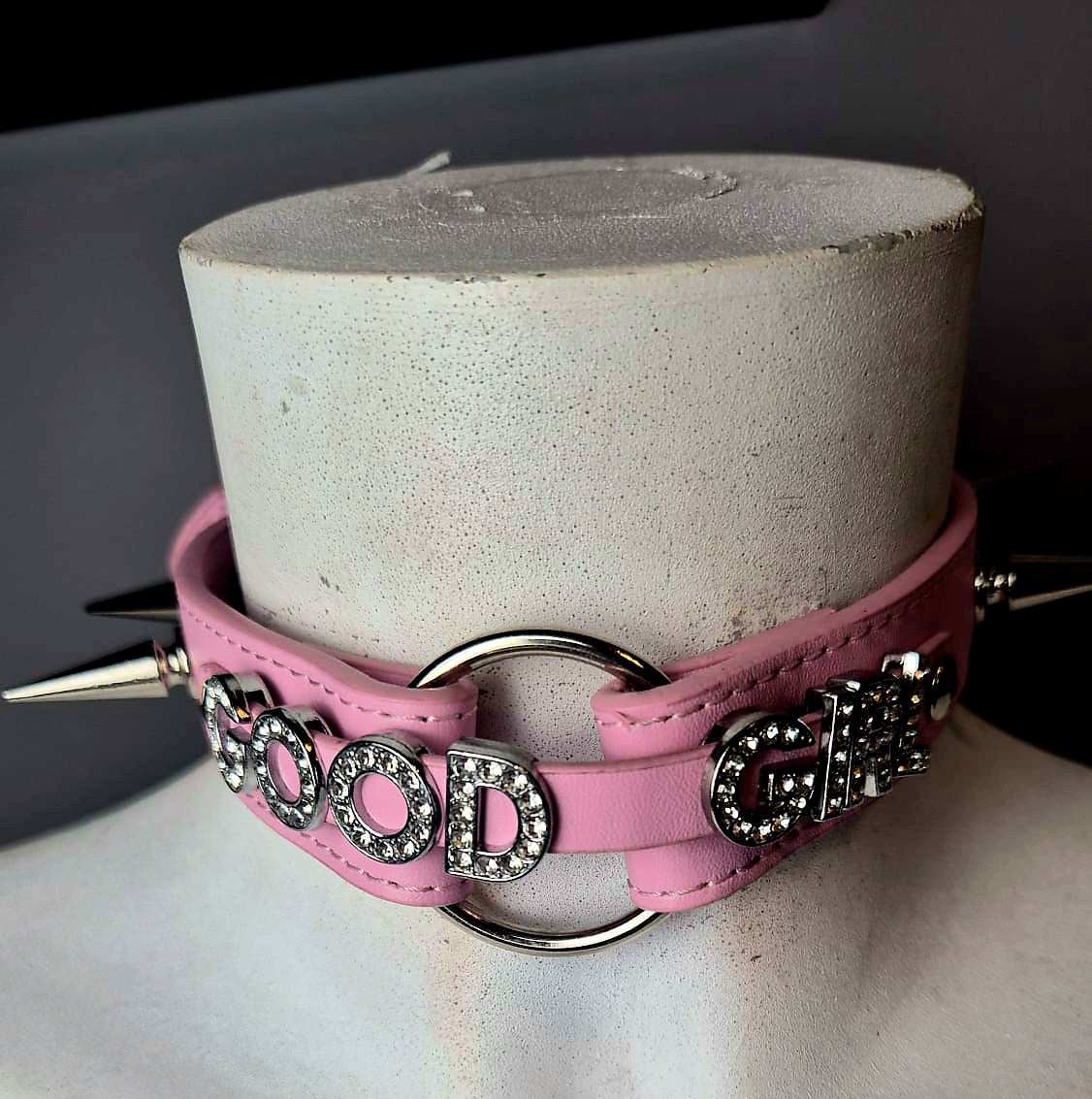 Chocker con scritta "Good girl"