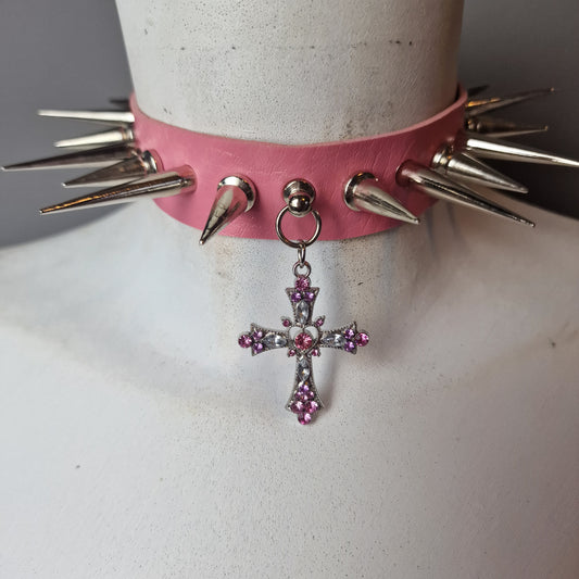 Chocker rosa e croce