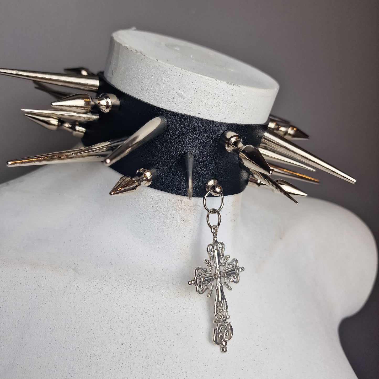 Chocker extreme con croce