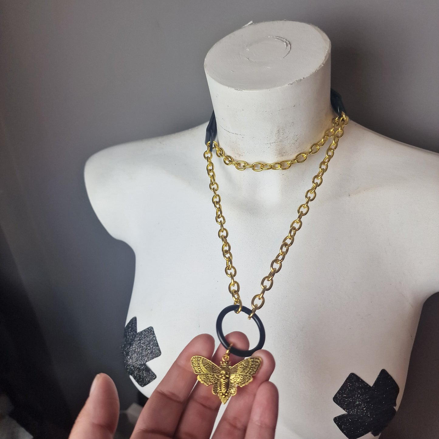 Chocker a strozzo con catena oro