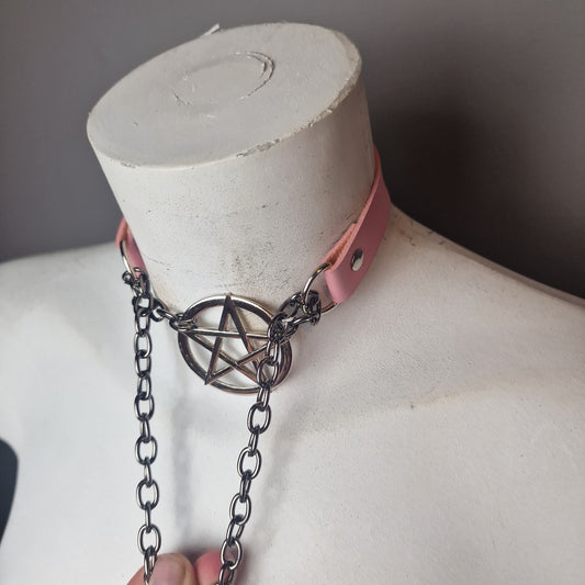 Chocker a strozzo con pentacolo