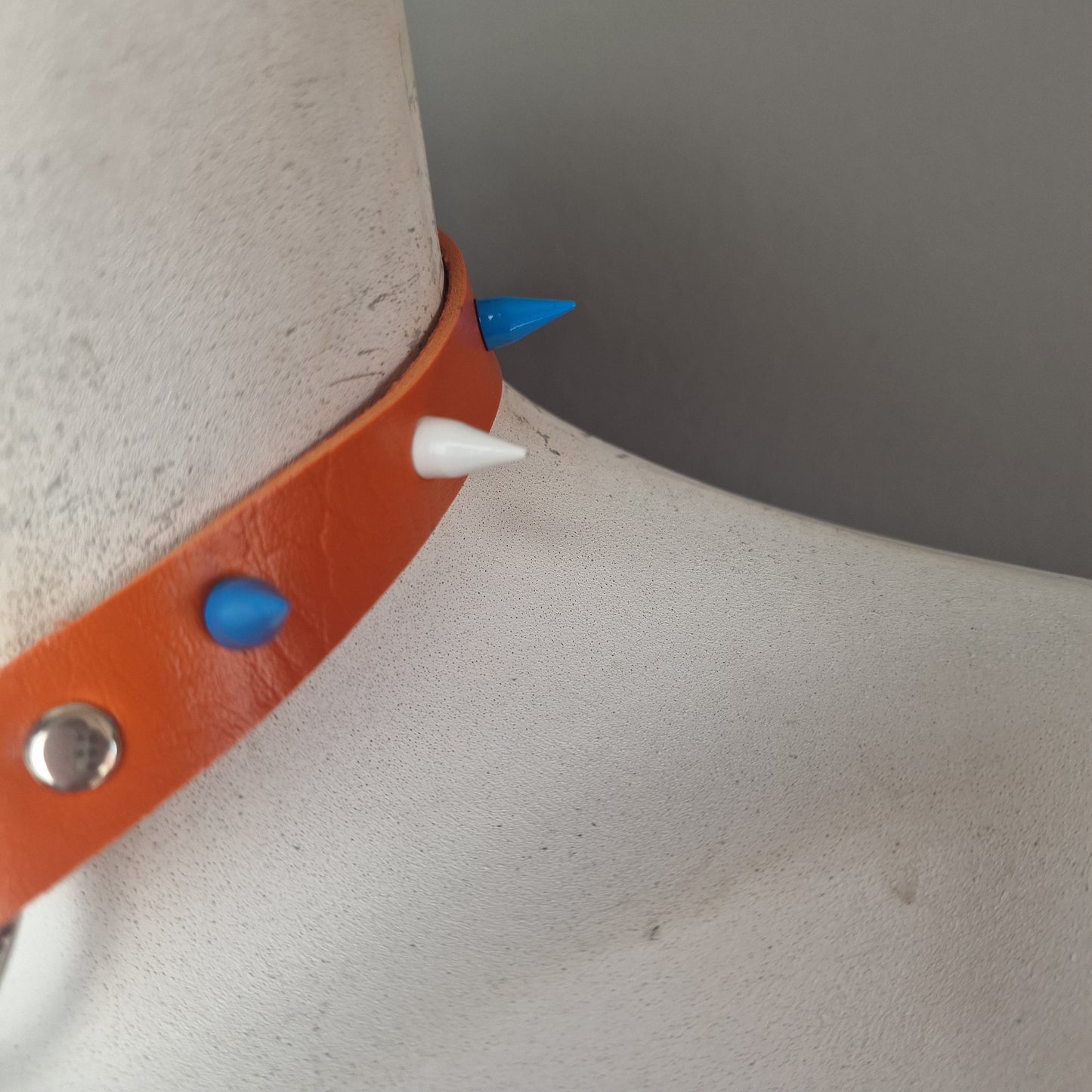 Chocker con Charizard 3D arancione