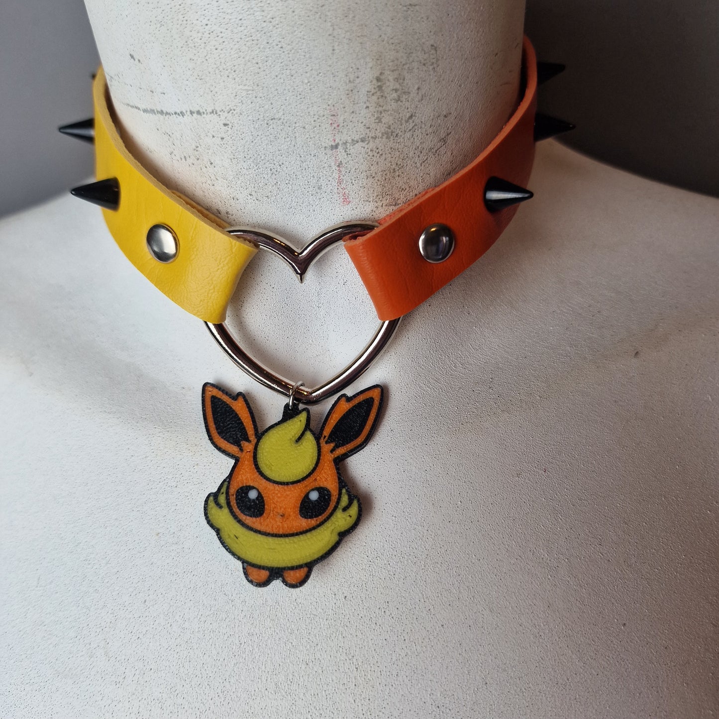 Chocker con Flareon 3D
