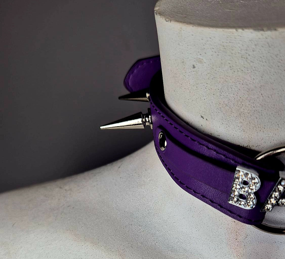 Chocker viola con scritta "Baby"