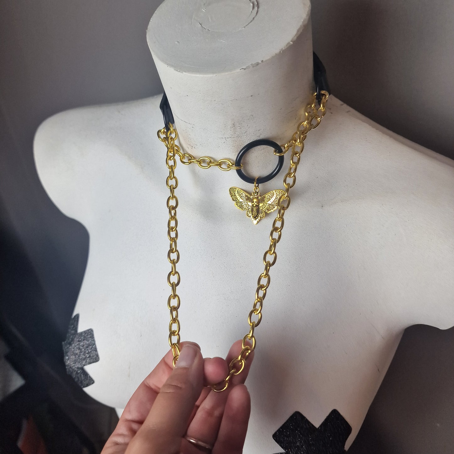 Chocker a strozzo con catena oro